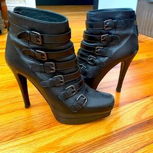 Stuart Weitzman 5inch heel Black Leather Booties